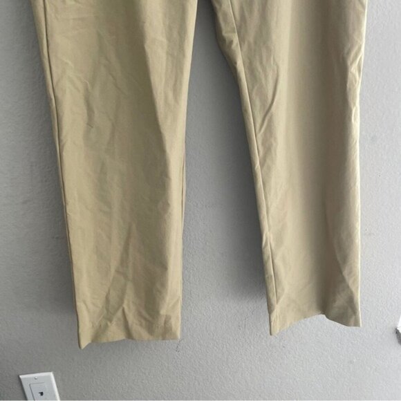 Gap performance stretch khakis Men's Tan Pants Size 32X30 - Picture 5 of 12